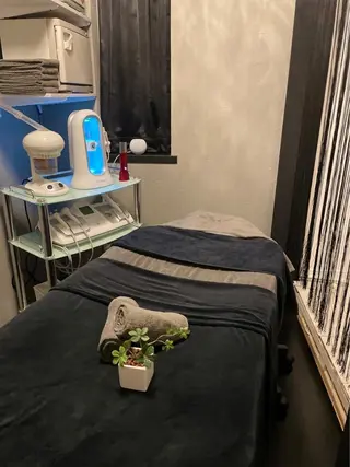 メンズ アイブロウ メンズフェイシャル アイブロウ・ルースのエステ・リラクイメージ