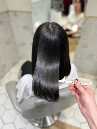 ロング カラー costes 今井芽依のヘアスタイル