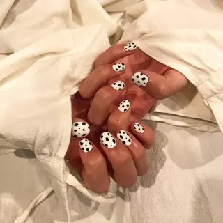 ネイル キラキラ オメメのネイルデザイン