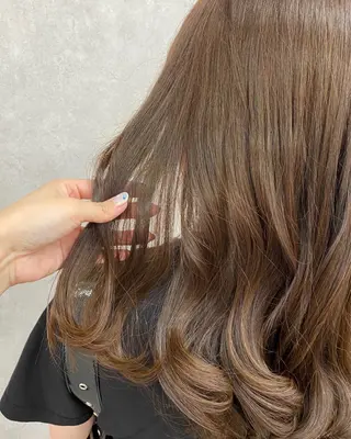 ロング 🩶西 雪乃/透明感 くすみカラー🫧のヘアスタイル