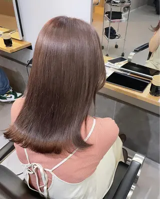 セミロング カラー ミルクティーベージュ ❤︎レイヤー　MIAのヘアスタイル