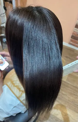 ミディアム 萱野 真奈のヘアスタイル