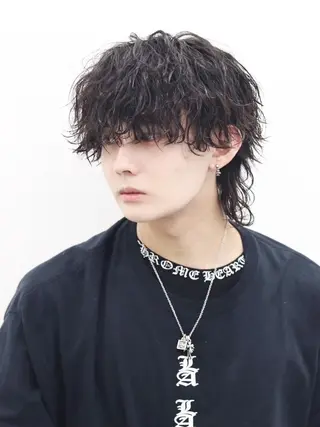 ショート カラー パーマ ヘアアレンジ メンズ キッズ 西口徒歩20秒　寒色 カラーミディアムヘアのヘアスタイル