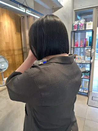 ショート REINA☁️透明感 カラー/ぷつっと♡のヘアスタイル