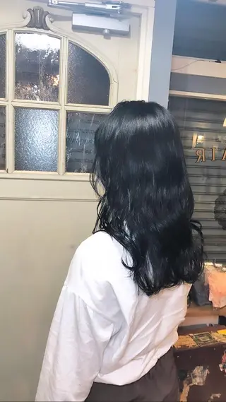 セミロング ヤスザトアヤノ ／レイヤー／オリーブのヘアスタイル