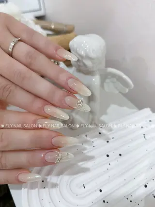 ネイル FLY Nail Salonのネイルデザイン