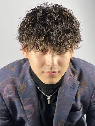 ショート パーマ 澤田 亮之介のヘアスタイル