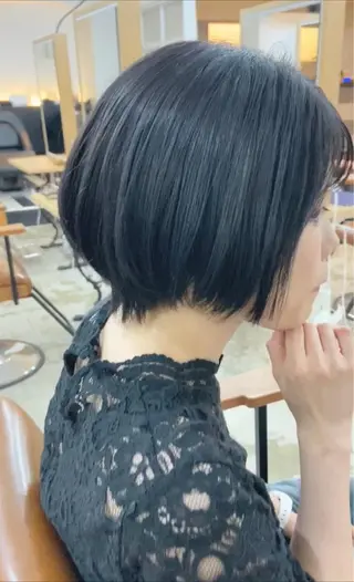 ショート ショートヘア、ボブ こやさん　コヤマのヘアスタイル