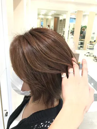 ミディアム カラー 渕向 克海のヘアスタイル