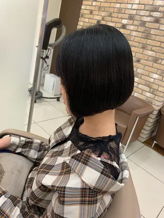 ショート カラー 羽エクステ🩷 🤍まき🤍のヘアスタイル
