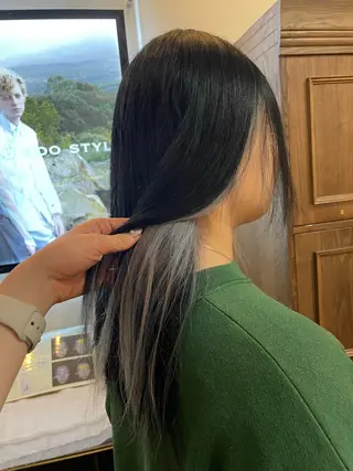 セミロング 伊藤 舞実のヘアスタイル