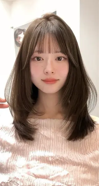 ロング 山内 友里菜のヘアスタイル