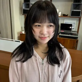 ミディアム カラー 永田 愛莉のヘアスタイル