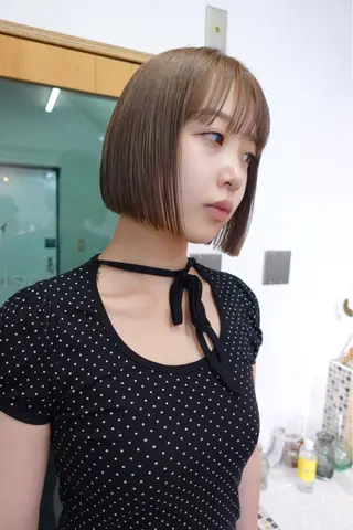ショート カラー 顔周りレイヤー/韓国 ブリーチminamiのヘアスタイル