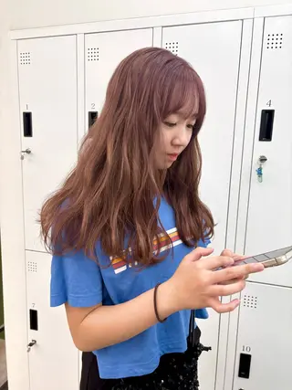 ロング 綾乃／デザインカラー ／ハイトーン／ボブのヘアスタイル