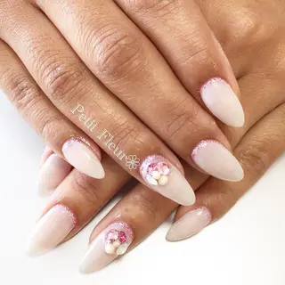 ネイル Petit Fleur所属・青柳 亜梨奈のマツエク・マツパデザイン