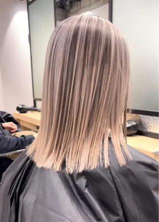 ミディアム カラー FOLK所属・白髪ぼかしハイライト バレイヤージュヤマトのヘアスタイル