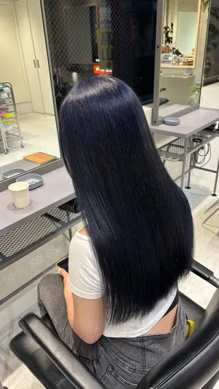 カラー techné所属・塔尾 真那のヘアスタイル