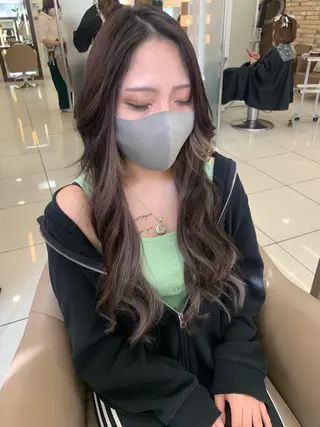 ロング カラー 羽エクステ🩷 🤍まき🤍のヘアスタイル