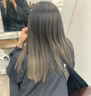 ロング カラー AKKA所属・セイヤ セイヤのヘアスタイル