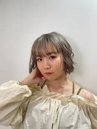 ショート カラー 小池 夏生のヘアスタイル