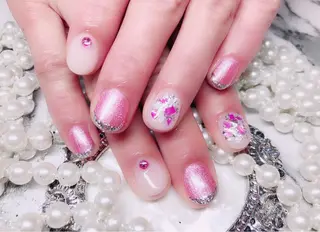 ネイル マジックミラー所属・マジック ミラーのネイルデザイン