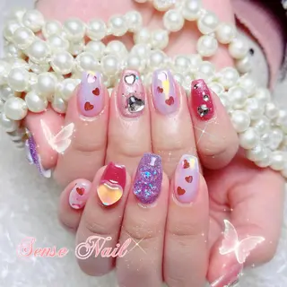 ネイル 🦋 Queenieのネイルデザイン