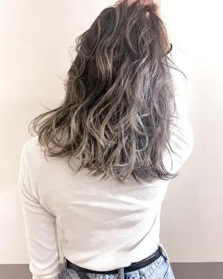ミディアム カラー ヘアアレンジ WATARU🔥／ 外国人風ハイライトのヘアスタイル