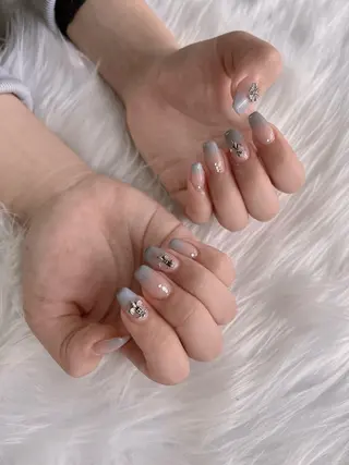 ネイル 小林 莉奈のネイルデザイン