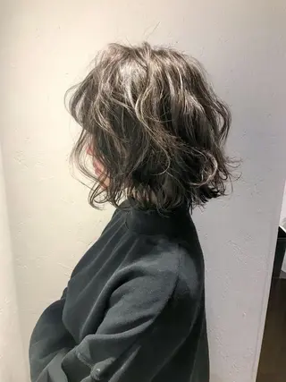 ミディアム カラー パーマ 森山 陽菜のヘアスタイル