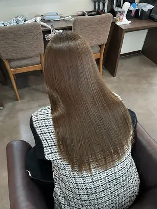 カラー フレアジェネラス所属・堀 綾花のヘアスタイル