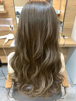 ロング カラー coupe ciseauxのヘアスタイル