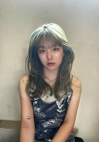 セミロング カラー レイヤーカット/カラ ー/U24/河野凜のヘアスタイル