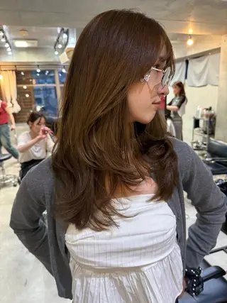 セミロング レイヤーカット\ウル フ　chinatsuのヘアスタイル