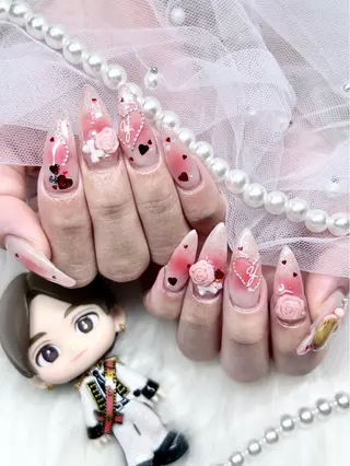 ネイル Lumo所属・めろち ちゃんのネイルデザイン