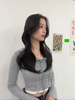 ロング レイヤー・ブリーチ kiyotoshiのヘアスタイル