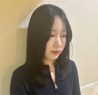 ミディアム Iris by artina 武蔵小杉店【イリス バイ アルティナ】所属・🎼レイヤー/顔周り カット/nene♬のヘアスタイル
