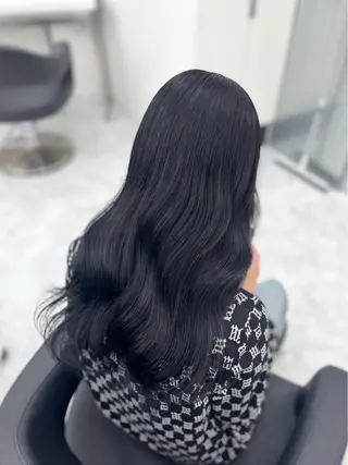 ロング カラー 石川 莉汐のヘアスタイル