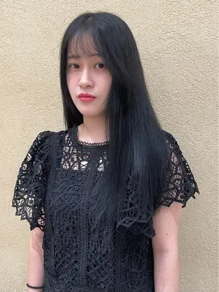 ロング カラー 塩谷 雪花のヘアスタイル