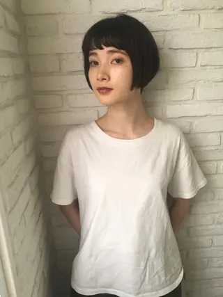 ミディアム カラー THE DAY所属・AKI HASHIMOTOのヘアスタイル