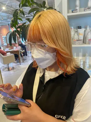 ミディアム カラー 梛木 唯のヘアスタイル