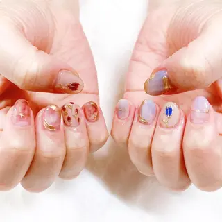 ネイル 根津 綾子のネイルデザイン