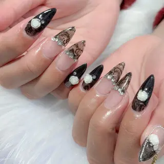 ネイル LAVISH nanamiのネイルデザイン