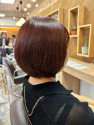 ショート カラー 玉川 加菜のヘアスタイル