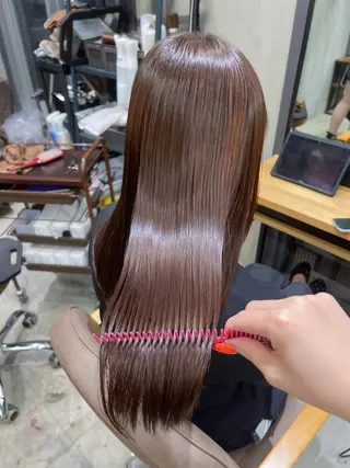 セミロング YUI ハイトーンカラーのヘアスタイル