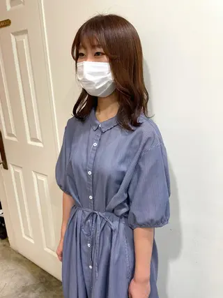 ミディアム カラー MIOベージュカラー 柔らかいカラーのヘアスタイル