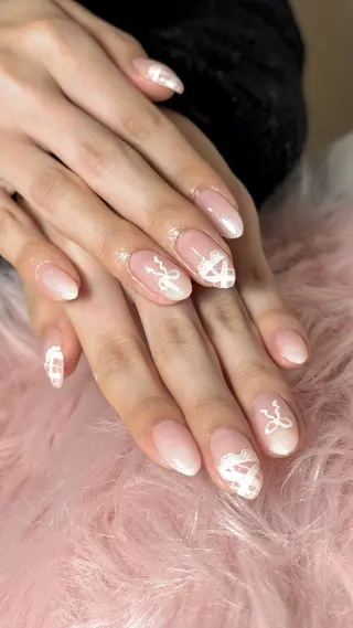 ネイル ルシイ🎀新宿長さ 出しパーツ専門店のネイルデザイン