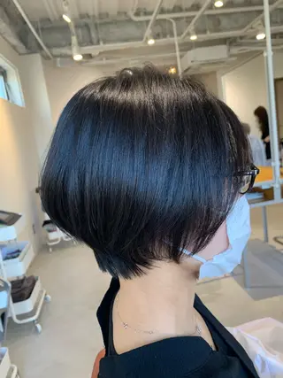 ショート カラー 川合 美里のヘアスタイル