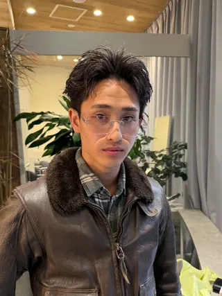 ショート パーマ メンズ SALOWIN 原宿 iori所属・🌟原宿指名No.1 センターパート⭐️のヘアスタイル