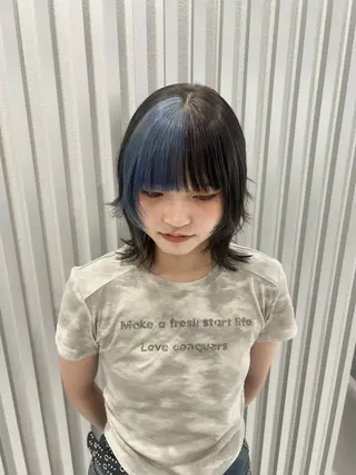 ミディアム あやめ🪽 オリーブ/ハイトーンのヘアスタイル